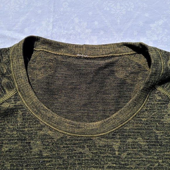 Lululemon Swiftly Tech Short Sleeve Crew - Black / Brave Olive - Size 4 - Picture 8 of 16